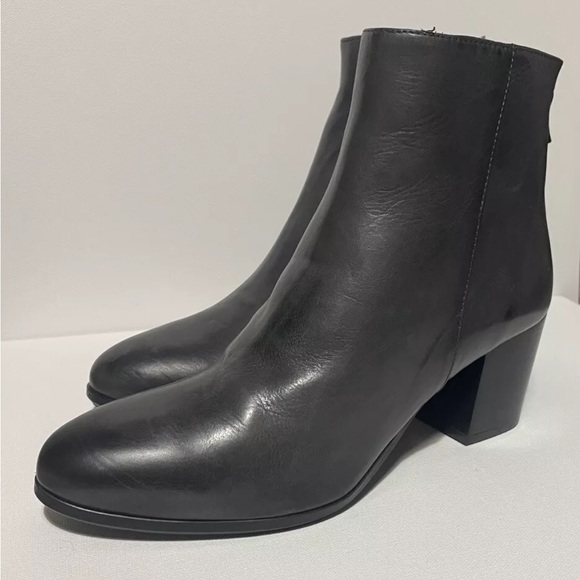 Homers Artisan Size 43 Women’s Booties Boots Ankle Black Leather New Size 11 US - Picture 2 of 11